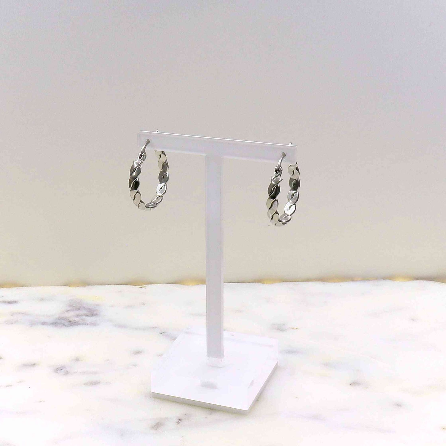 ROPE EARRING in silver, stainless steel, elegant and durable accessory.