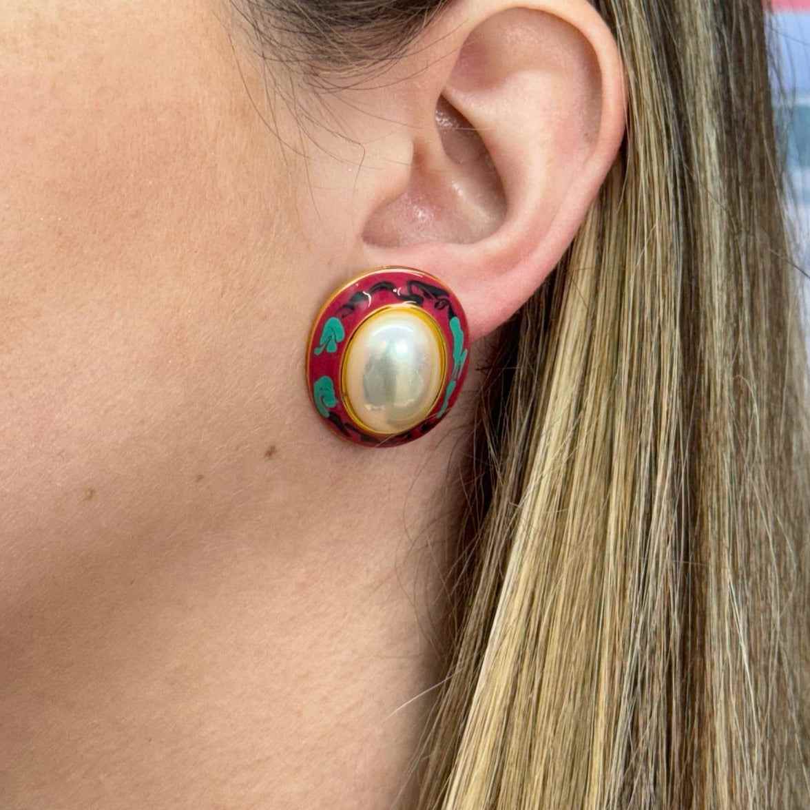 Gold-filled CONDESA EARRING with vintage style and elegance.