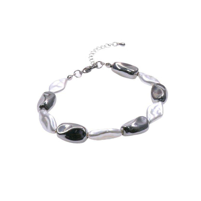 ABSTRACT PEARLS BRACELET