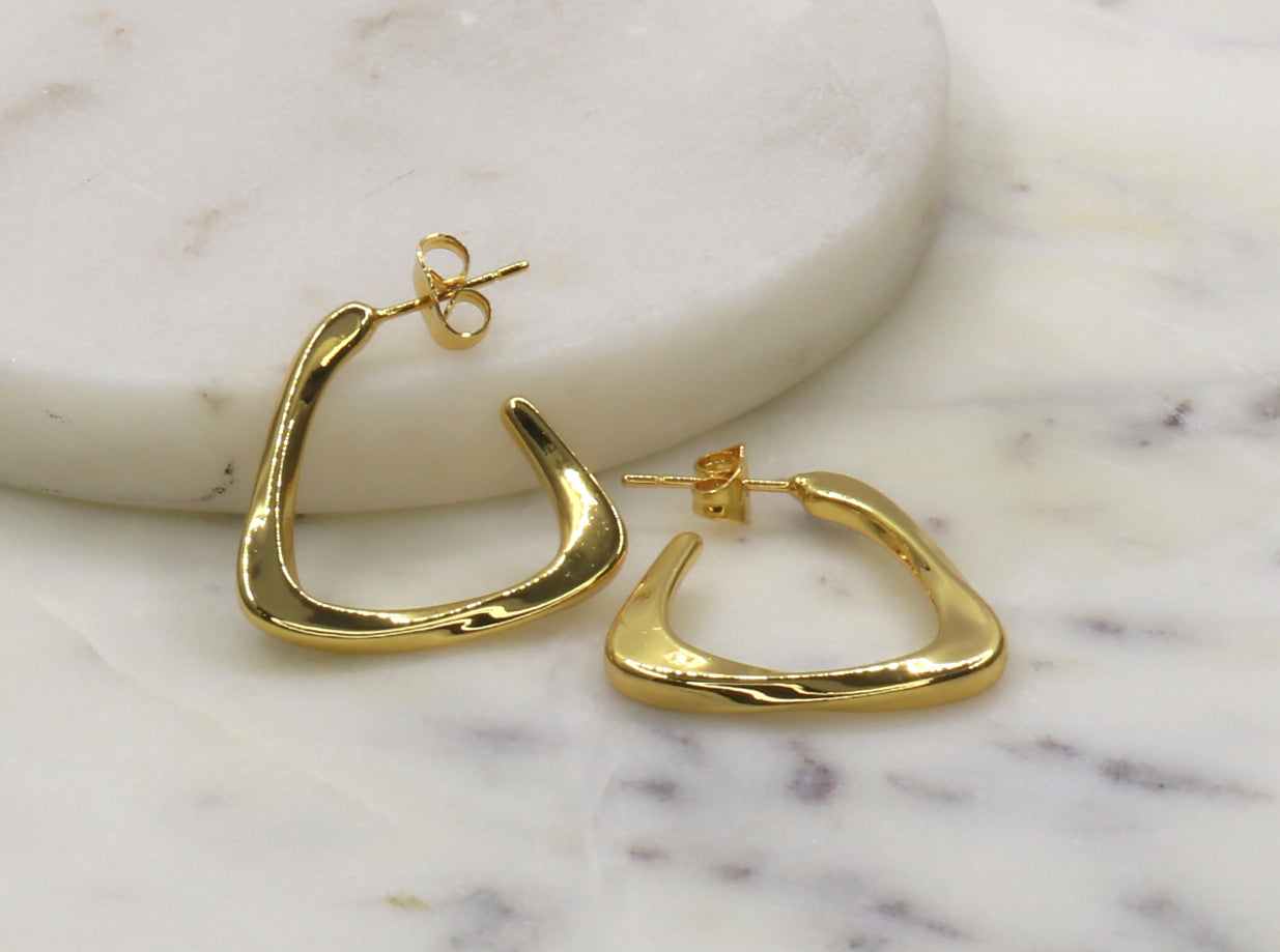 TRIANGLE EARRING
