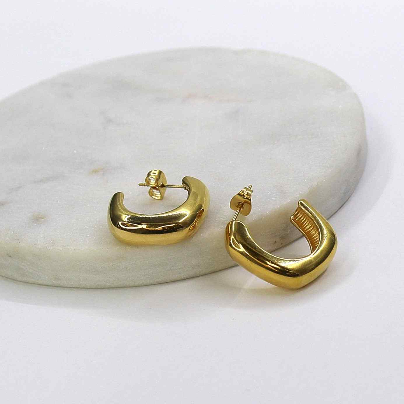 KARLA EARRING