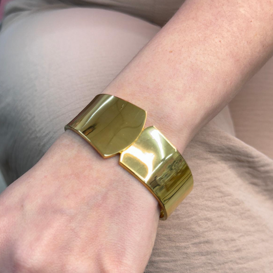 SOLID GOLDEN BANGLE