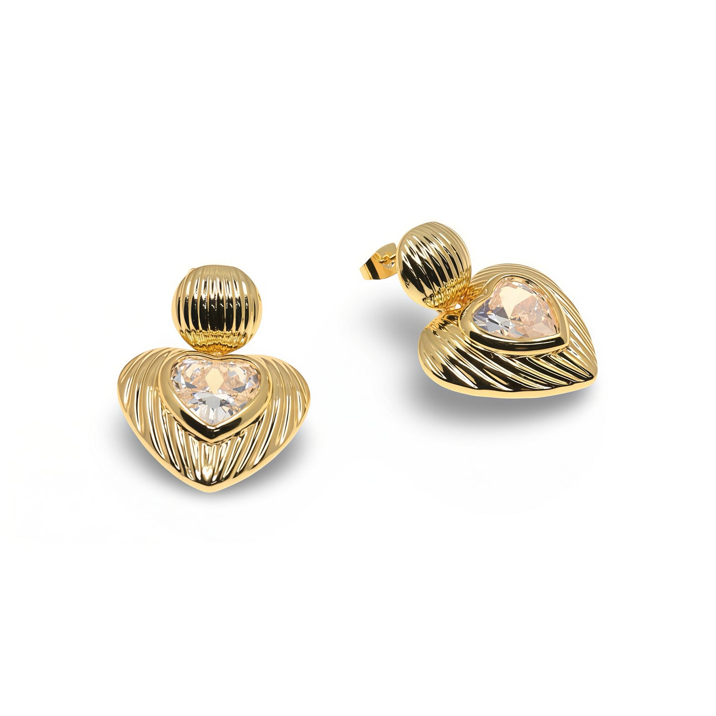 RIBBED GOLD HEART EARRING WITH ZIRCONIA