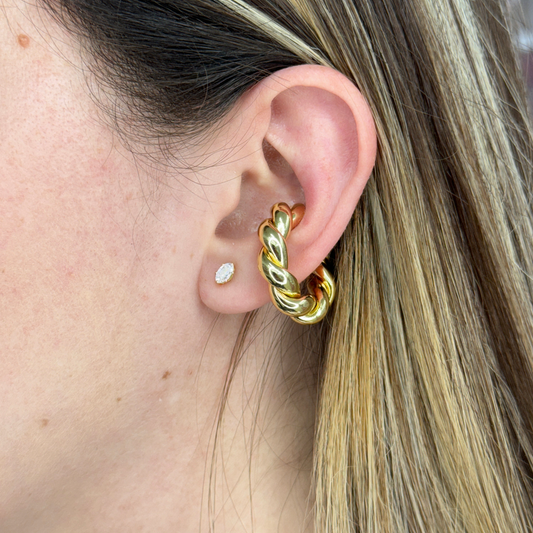 TWIST GOLD EARCUFF
