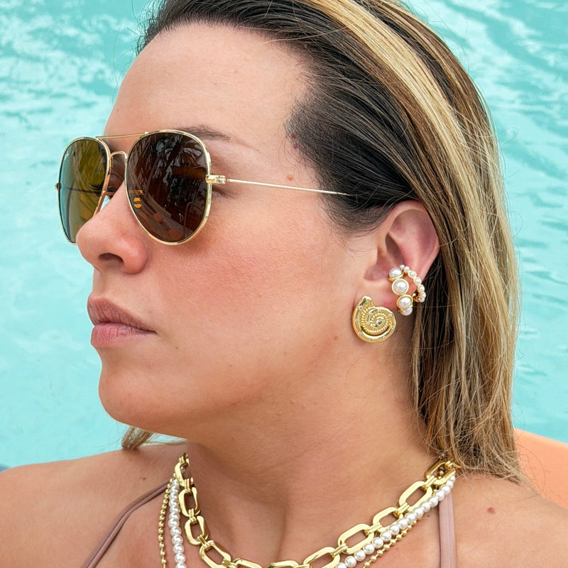 Gold shell earring