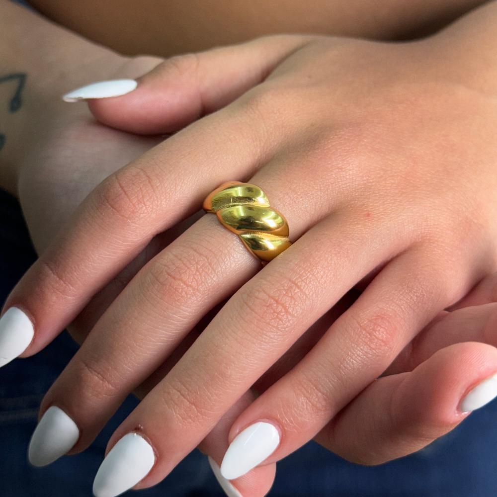 CROISSANT STYLE RING