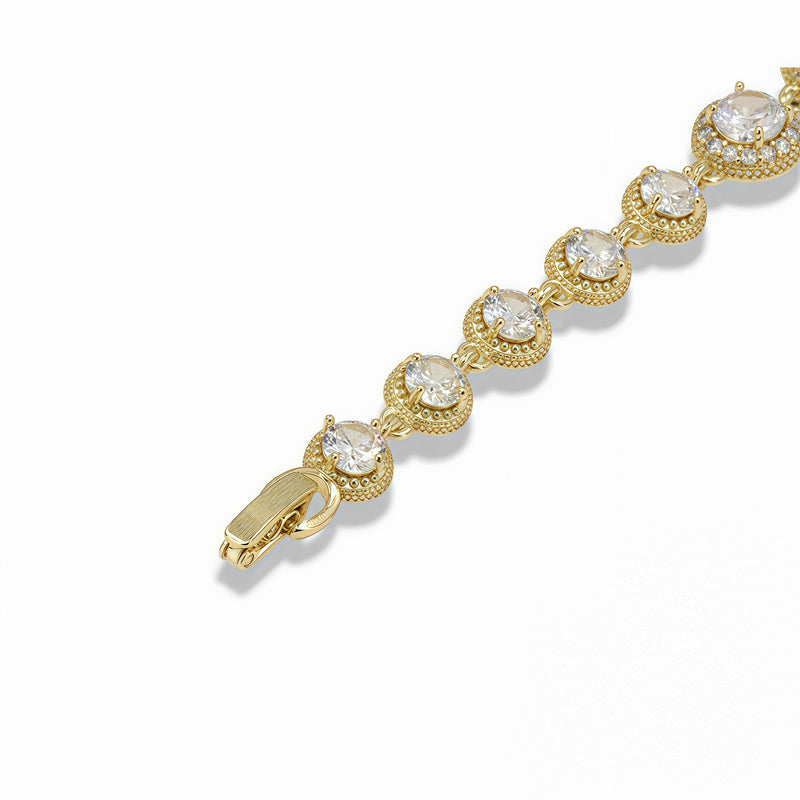 Graduated zirconia circle bracelet with pavé sparkle