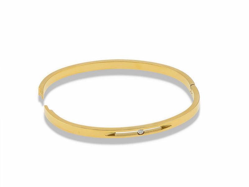 HINGED BANGLE WITH ZIRCONIA DETAIL