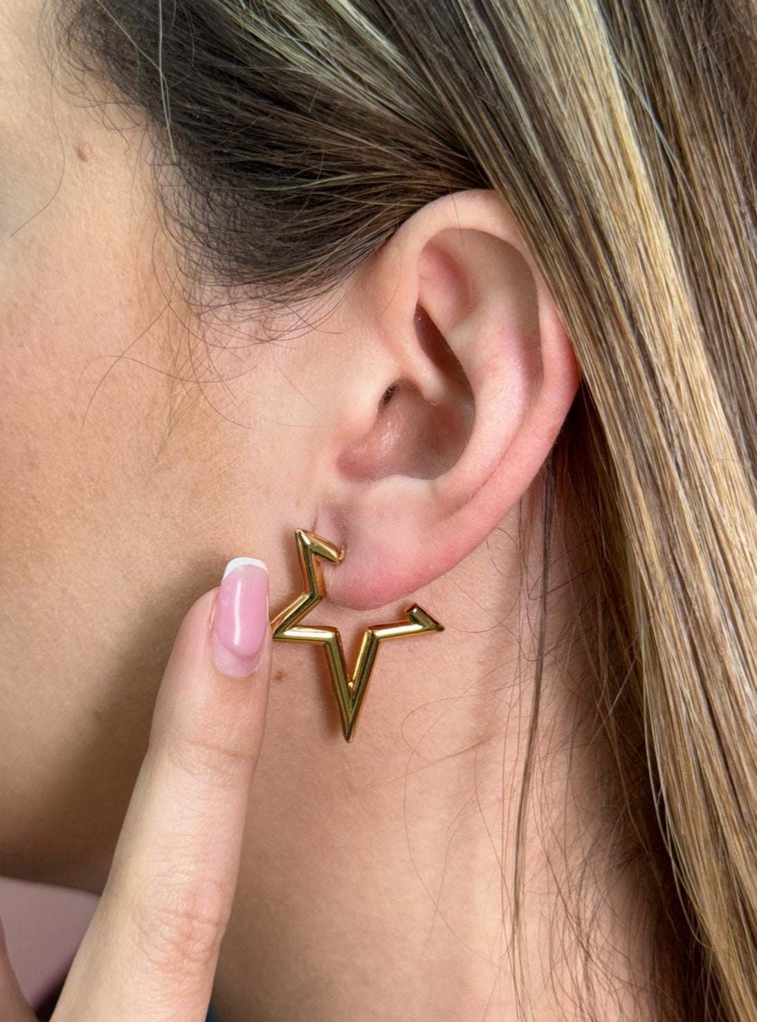 STAR EARRING