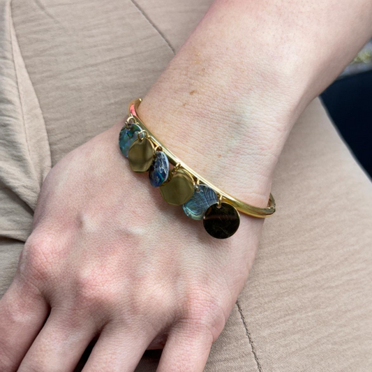 NATURAL SHELLS GOLD BANGLE
