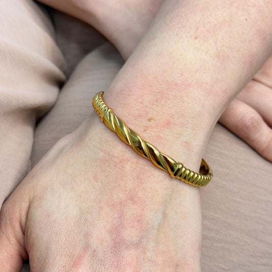 GOLDEN BANGLE