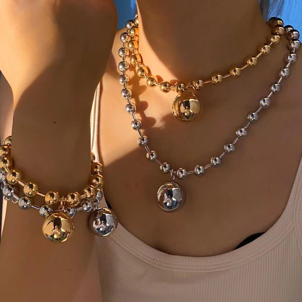 CHUNKY BEAD AND CHARMS