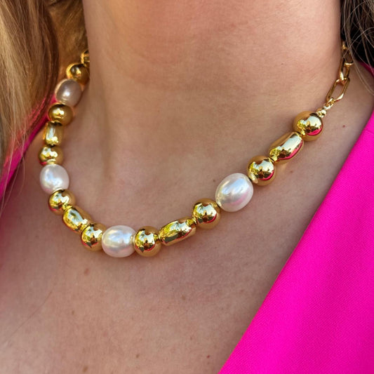 ABSTRAC PEARL CHAIN