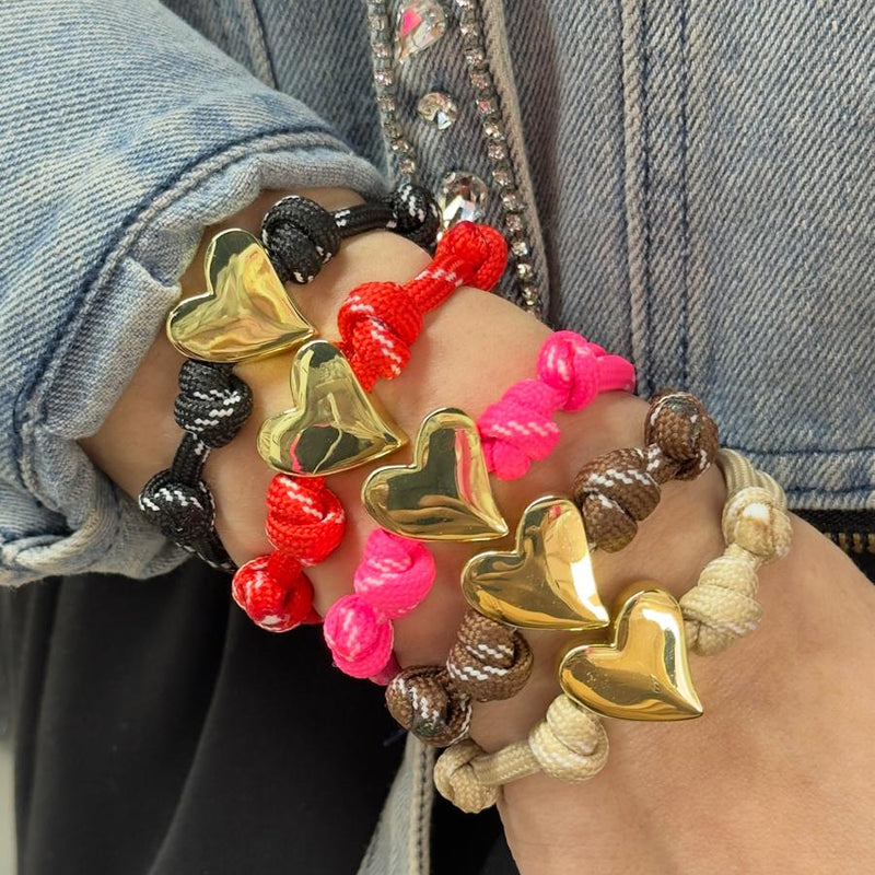 ADJUSTABLE CORD BRACELET WITH GOLD HEART