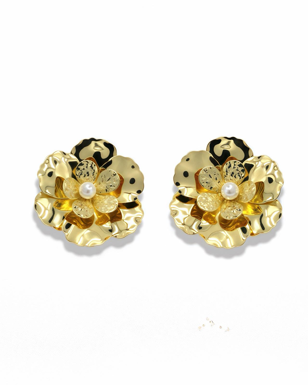 GOLD BIG FLOWER PEARL EARRINGS - STATEMENTFLORAL STUD EARRINGS WITH CENTER PEARL