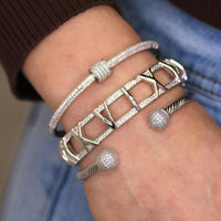 Bracelet bangle with roman numerals and pavé edge