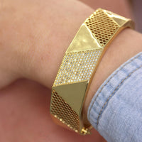 Elegant gold honeycomb pavé bracelet