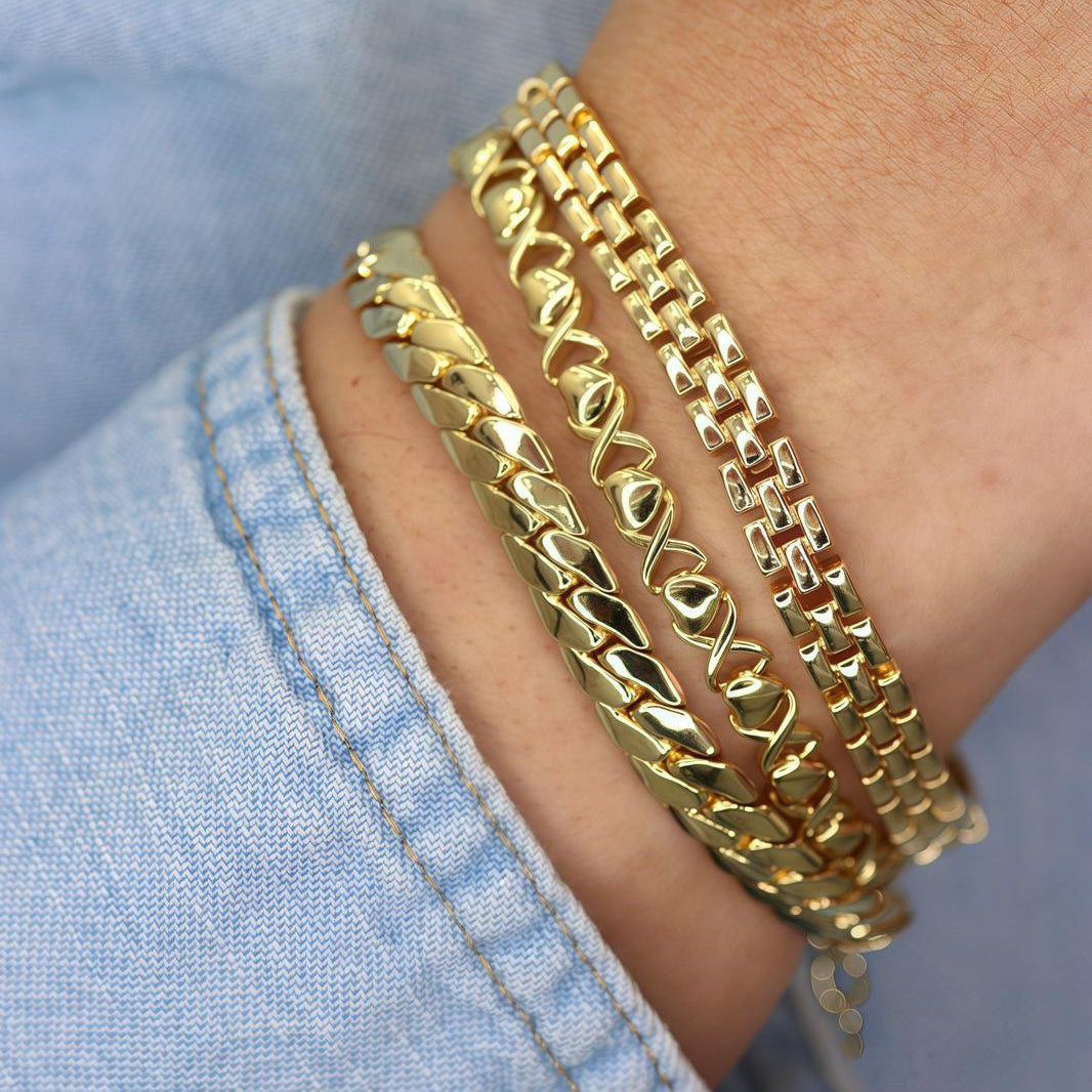 Gold Heart & X Link Bracelet Secondary image