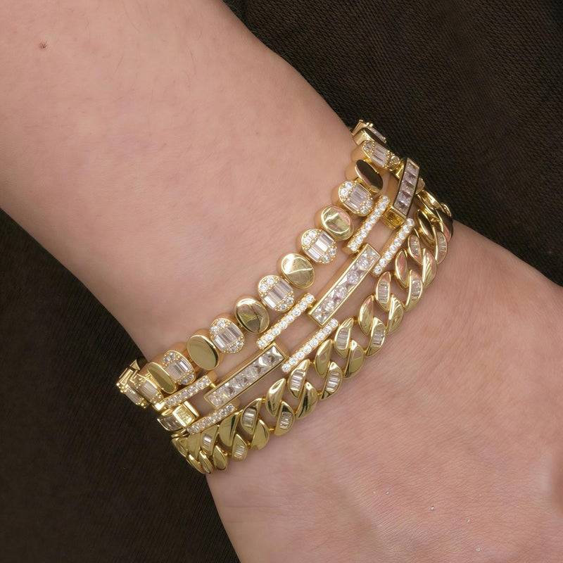 Gold rectangular pavé bracelet with square zirconia links